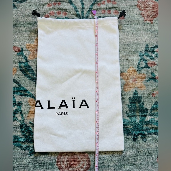 8.5x13.75” Alaia Paris Dust Bag - Picture 4 of 4